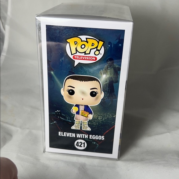 Funko Pop Stranger Things Eleven with Eggos 421 Chase variant blonde wig - Picture 4 of 6